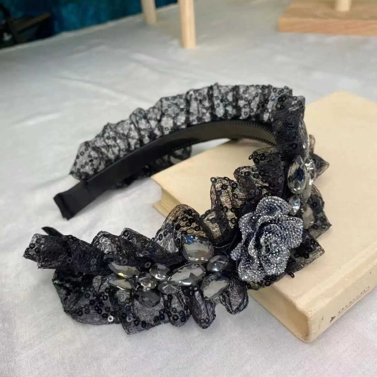 Female Casual Hairpin New Headwear 2025 Korean Style Women Black Lace Rhinestone Flower Hairband Headband Wide Edge Hair Clip H260304 - view 6