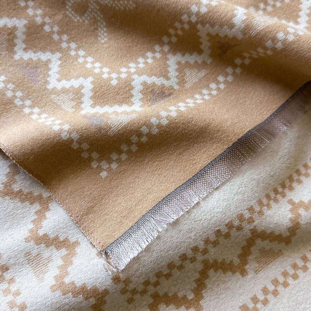 2025 New Brand Elegance Bow Print Scarf Soft Warm Fringe Pashmina Shawl Autumn and Winter Outdoor Coldproof Windproof Blanket XJ260304