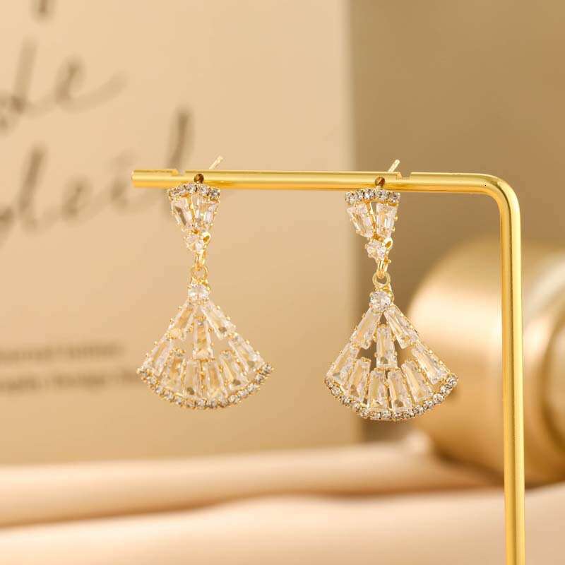 Micro-inlaid Zircon Fan-shaped Personalized With An Elegant Design Versatile Earrings