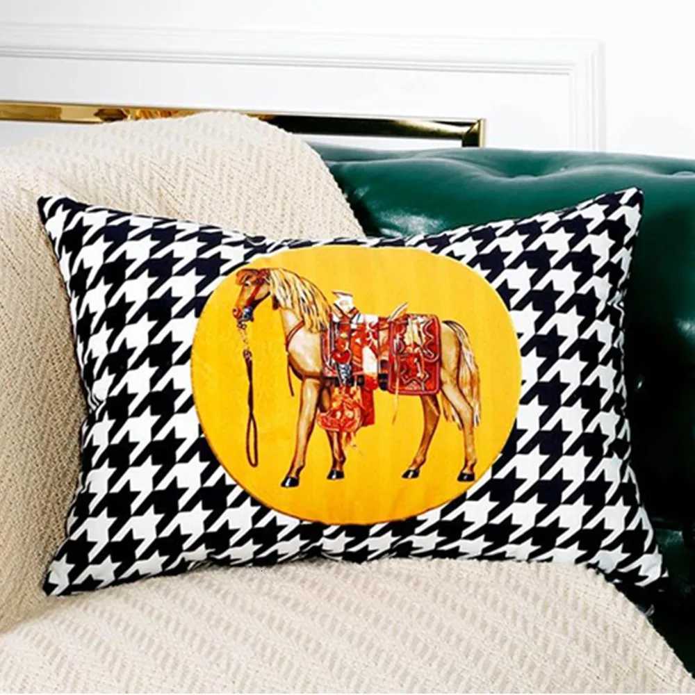 Horse Print Velvet Cushion Cover Luxury Houndstooth Design for High-End Home Sofa DecorT260304