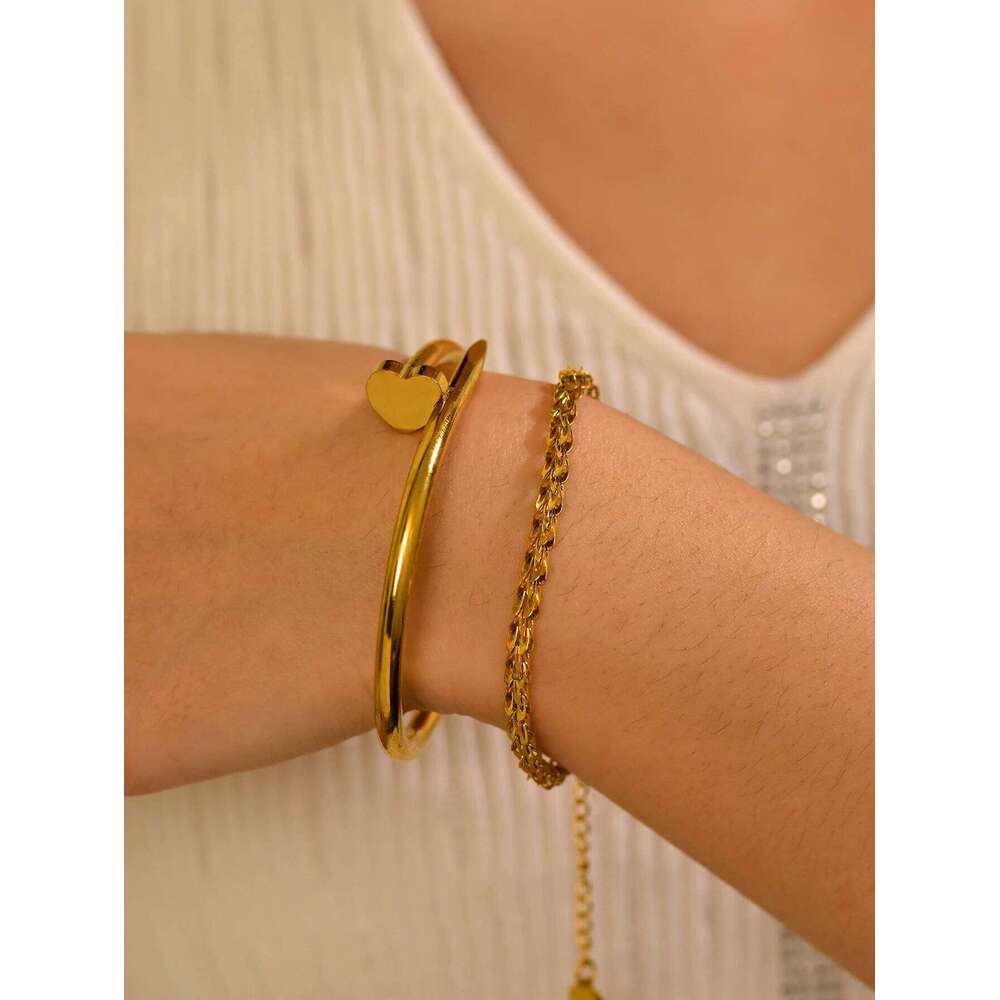 1pcs fashion nail stainless steel flowers, hearts, cones, non-fading bracelet holiday gift spot can be wholesale XJ260303