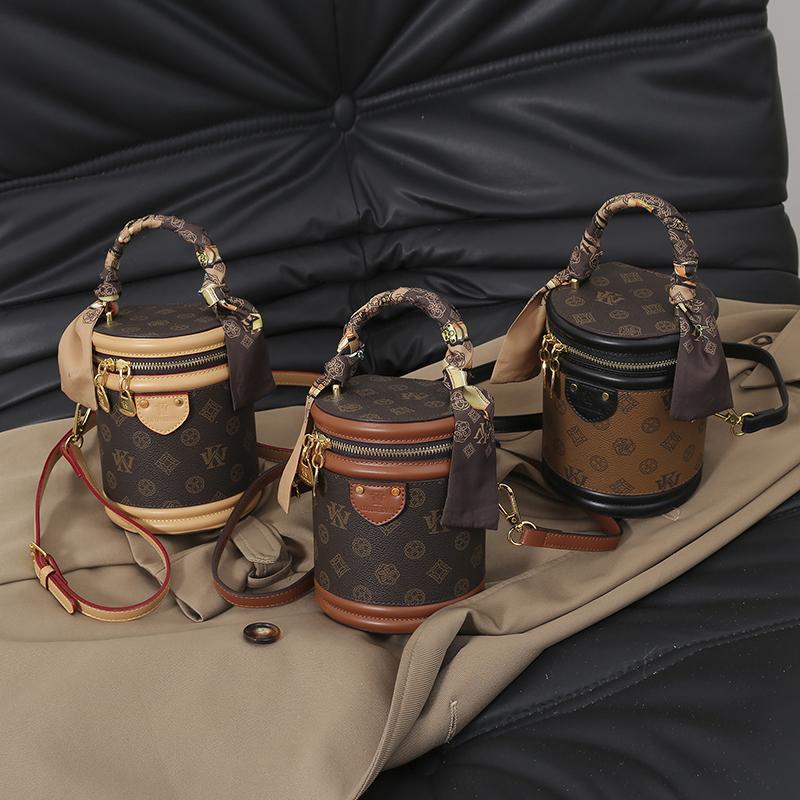 Free shipping designer bags for womens Shoulder bags brown black Old flower one shoulder versatile commuting crossbody bag
