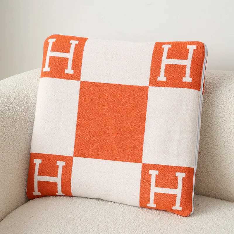 3in1 Pillow Blanket, Luxury Travel Cushion for Sofa Living Room BedroomT260304