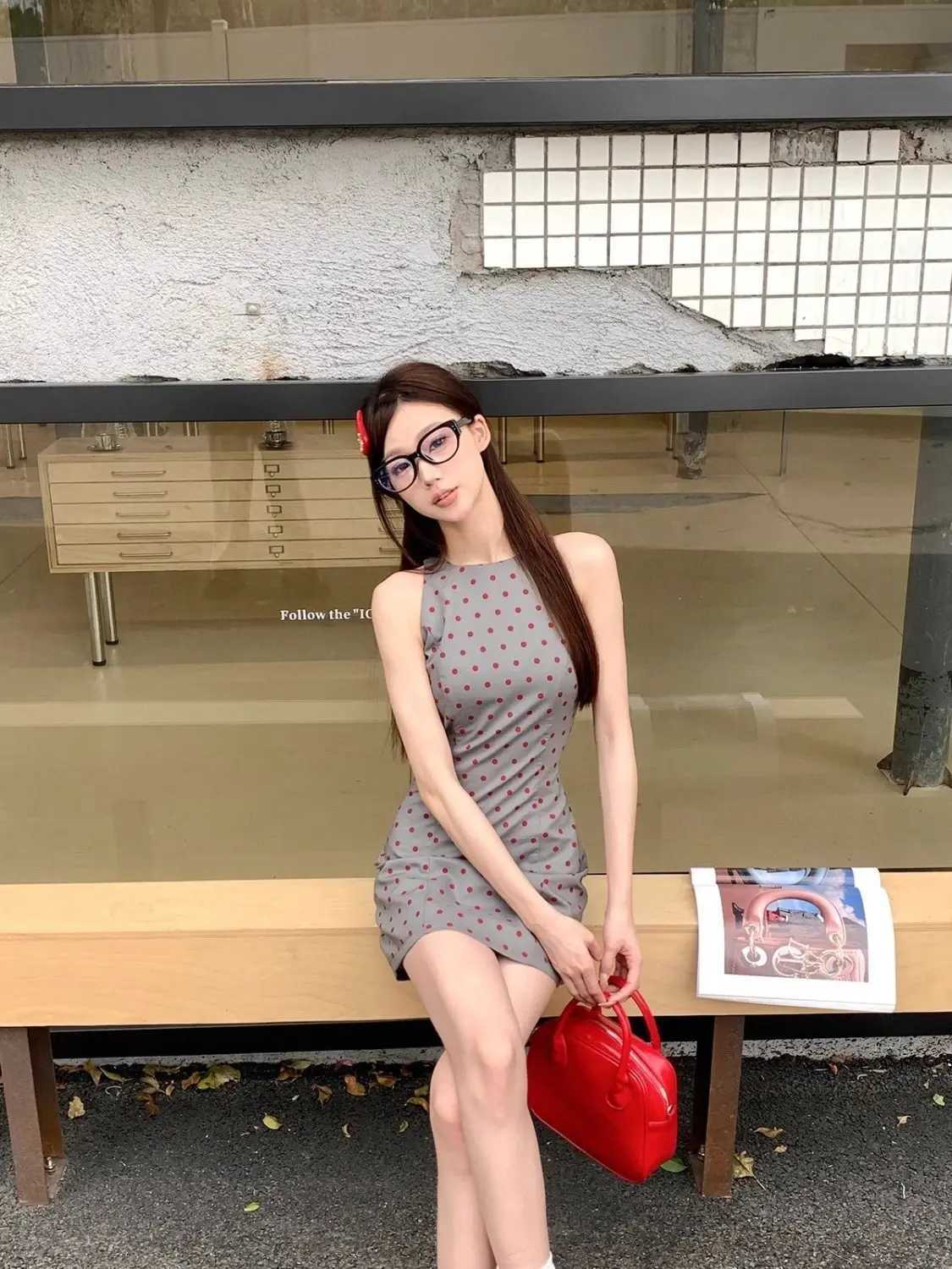 French Polka Dot Sleeveless Hip-paCK Dress for Women Summer New RETRO Temperament Slim Hot VEST Short Skirt M260304