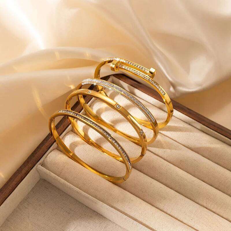 Fashionable Minimalist Nail With Starry Sky Diamond Inlay Colorfast Versatile Stainless Steel Bracelet XJ260303