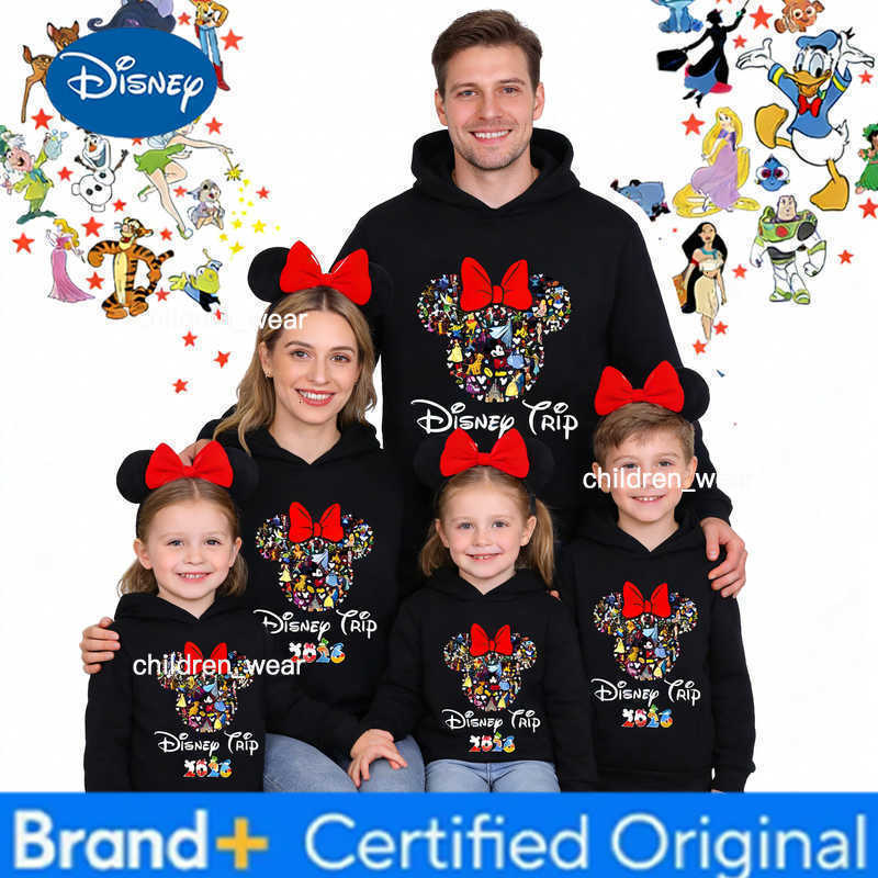 Disney 2026 Autumn Winter Parent-Child Hoodies 100 Cotton Casual Minnie Character Collage Print Family Hooded for Men Women H260304
