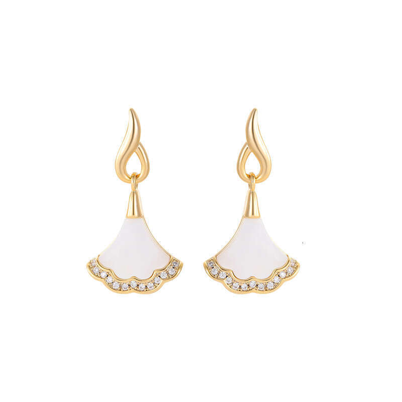 New Style Natural Mother-of-pearl For Women High-end Elegant Silver Stud Earrings Light Luxury Earrings