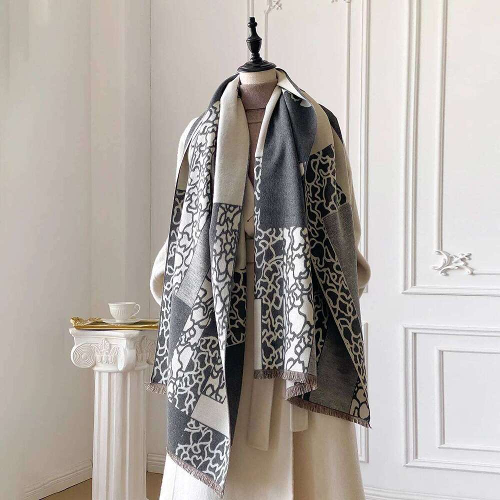2025New Two Sided Print Women Scarf Imitation Cashmere Soft Warm Pashmina Shawl Autumn Winter Coldproof Windproof Blanket XJ260304