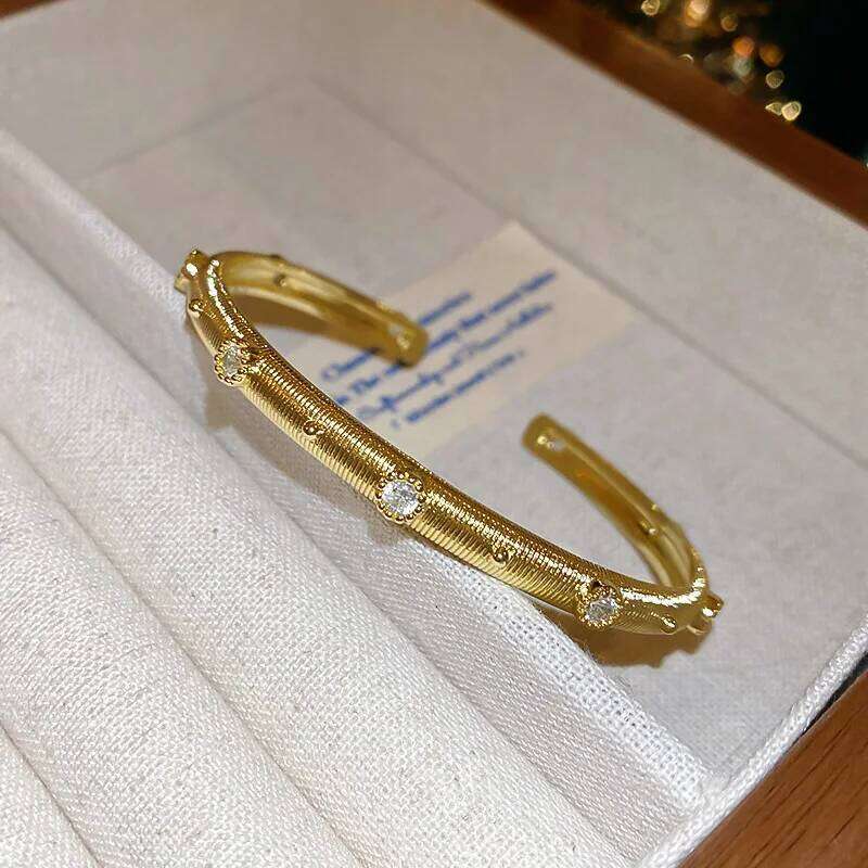 Zircon Retro Bracelet for Women Europe and The United States Light Luxury Temperament Bracelets Fashion New Accessories Gifts XJ260303