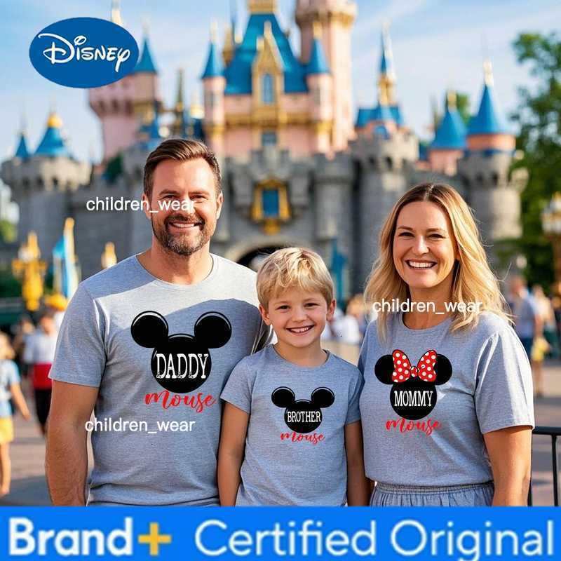 Disney Amusement Park Castle Outing Photo Family Photo T-Shirt Parent-child Clothing Summer New Mother and Son Father and Daughter Top H260304