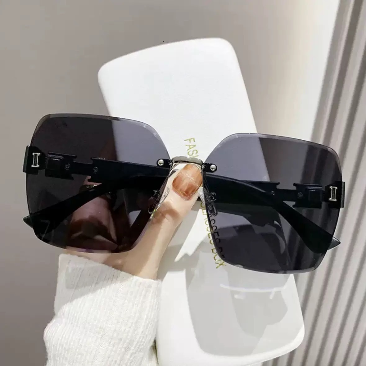 2026 New Frameless Sunglasses For Women UV Protection And Sun Shading, Korean Style Sunglasses For Men Designer Sunglasses Large Frame UV Protection G
