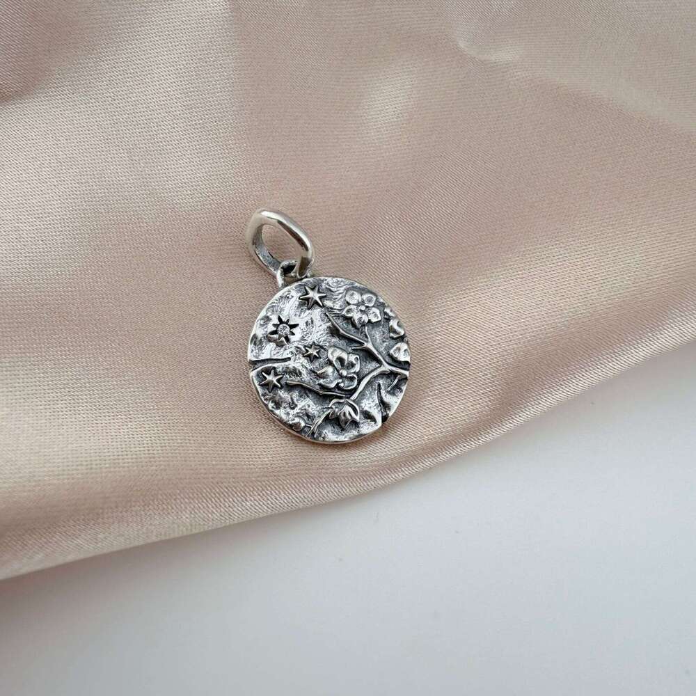 Coin Pendant Charms 925 Silver Vintage Round Seal Metal Golden Skull Compass Medal Beads Bracelets Necklaces Parts Fine Jewelry