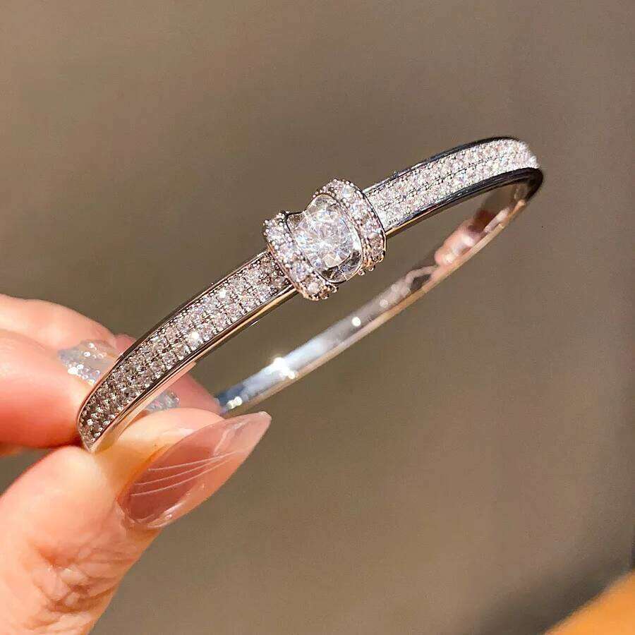 Fashionable and personalized oval bracelet with diamond inlay, high-end feel bracelet, women's fashion temperament, handmade acc XJ260303