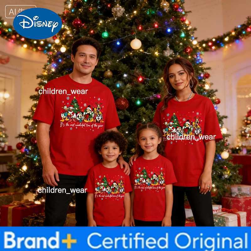 Disney 2026 Mickey And Minnie Gradient Graphic Printed Cotton T-Shirt Sweat Absorbing Family T-Shirt Clothing For Parents And Children H260304