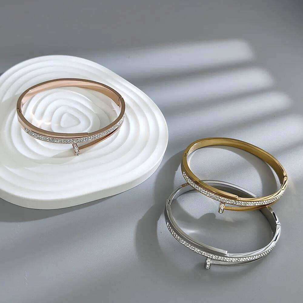 Bangles Women Crystal Nail Stainless Steel Bracelet for Woman Men Love Wedding Gift Bangle Jewelry New Trendy Accessories XJ260303