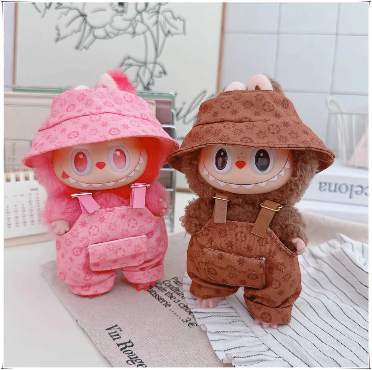 17cm Labubu Luxury Monogram Overalls & Fisherman Hat Set, Trendy Doll Outfit for V1 V2 V3 DIY AccessoriesT260304
