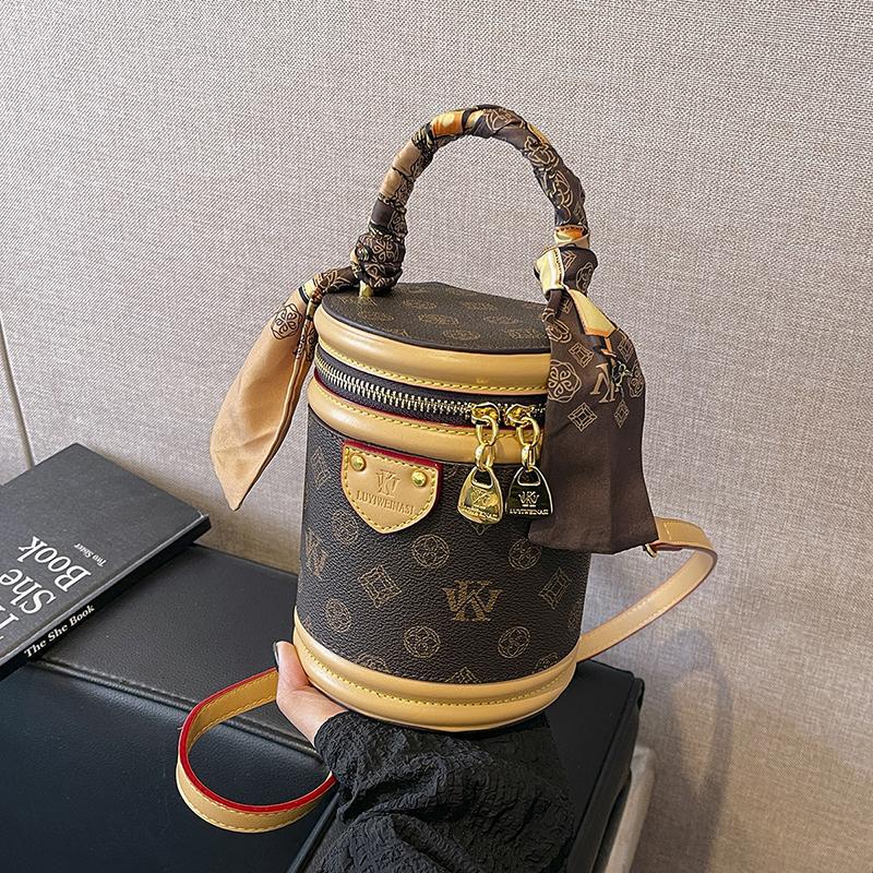 Free shipping designer bags for womens Shoulder bags brown black Old flower one shoulder versatile commuting crossbody bag