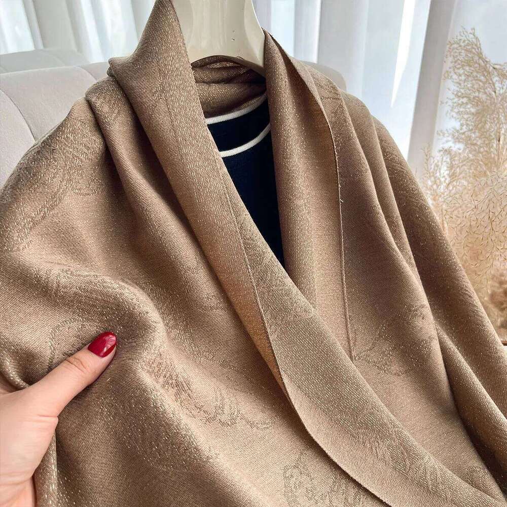New Spring and Autumn Women Elegance Flowers Shawl Brand Designer Lady Golden Thread long Scarf Muslim Wrap Headscarf Pashmina XJ260304