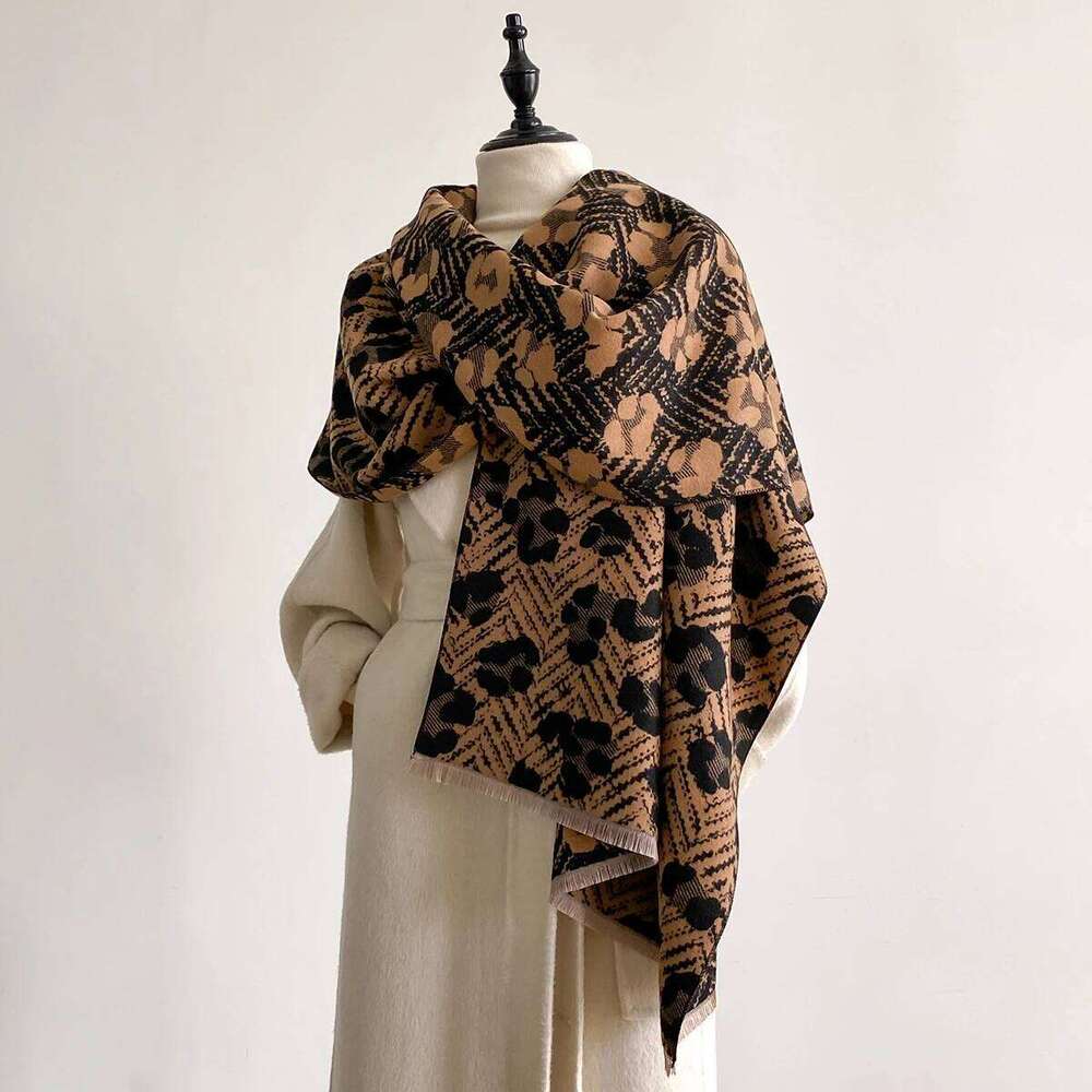 New Luxury Winter Cashmere Retro Leopard Print Scarf Women Warm Pashmina Poncho Scarves Fashion Shawl Thick Foulard Bufanda XJ260304