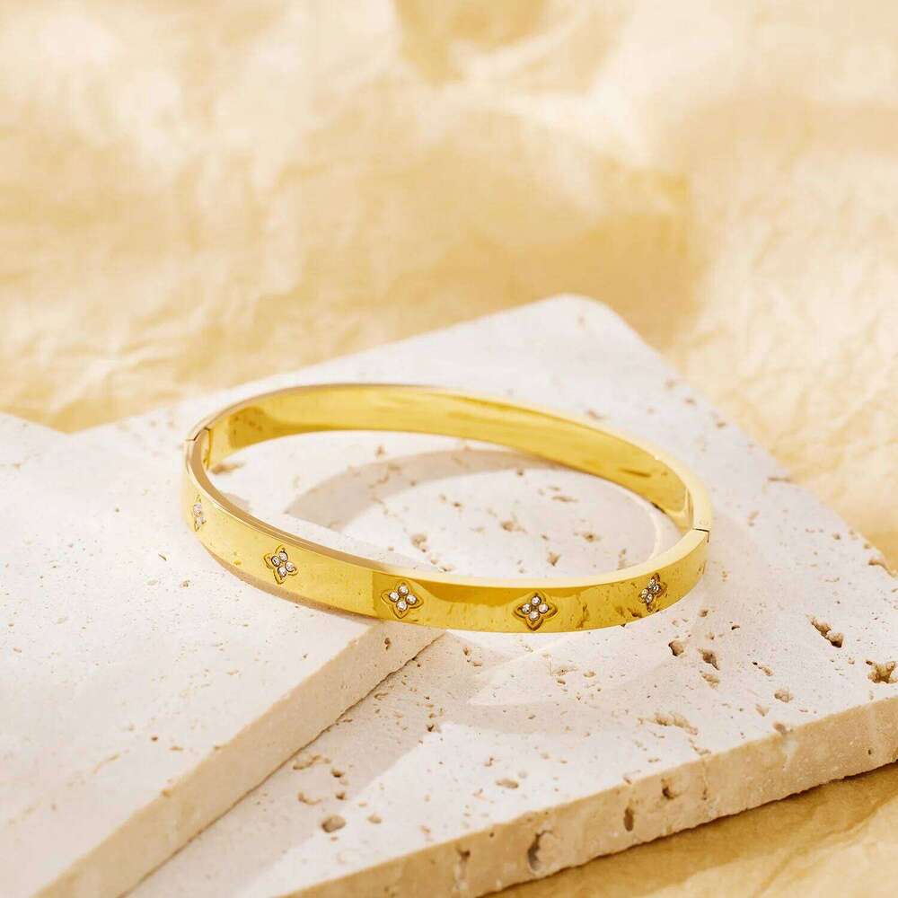 VQYSKO Lucky Four Leaf Grass Zircon Bracelets Luxury Design Rose Color Stainless Steel For Women Birthday Gift XJ260303