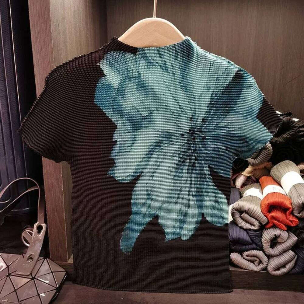 ZHE HAN Pleated Women's Slimming Fit T-Shirt 2025 New Print Stand Collar High Elasticity Short Sleeved Pullover Tops 2Db3039