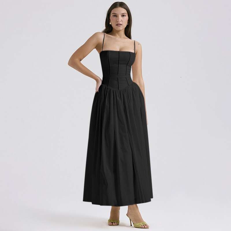 Fairy-like, fashionable, high-end French-style gentle floral camisole dress that is slimming
