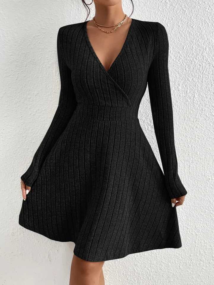 New for autumn/Winter 2024 Women Knit Slim Sexy Bodycon Dress V-Neck Long Sleeve Dress Solid Casual Midi Sweater Dress M260304