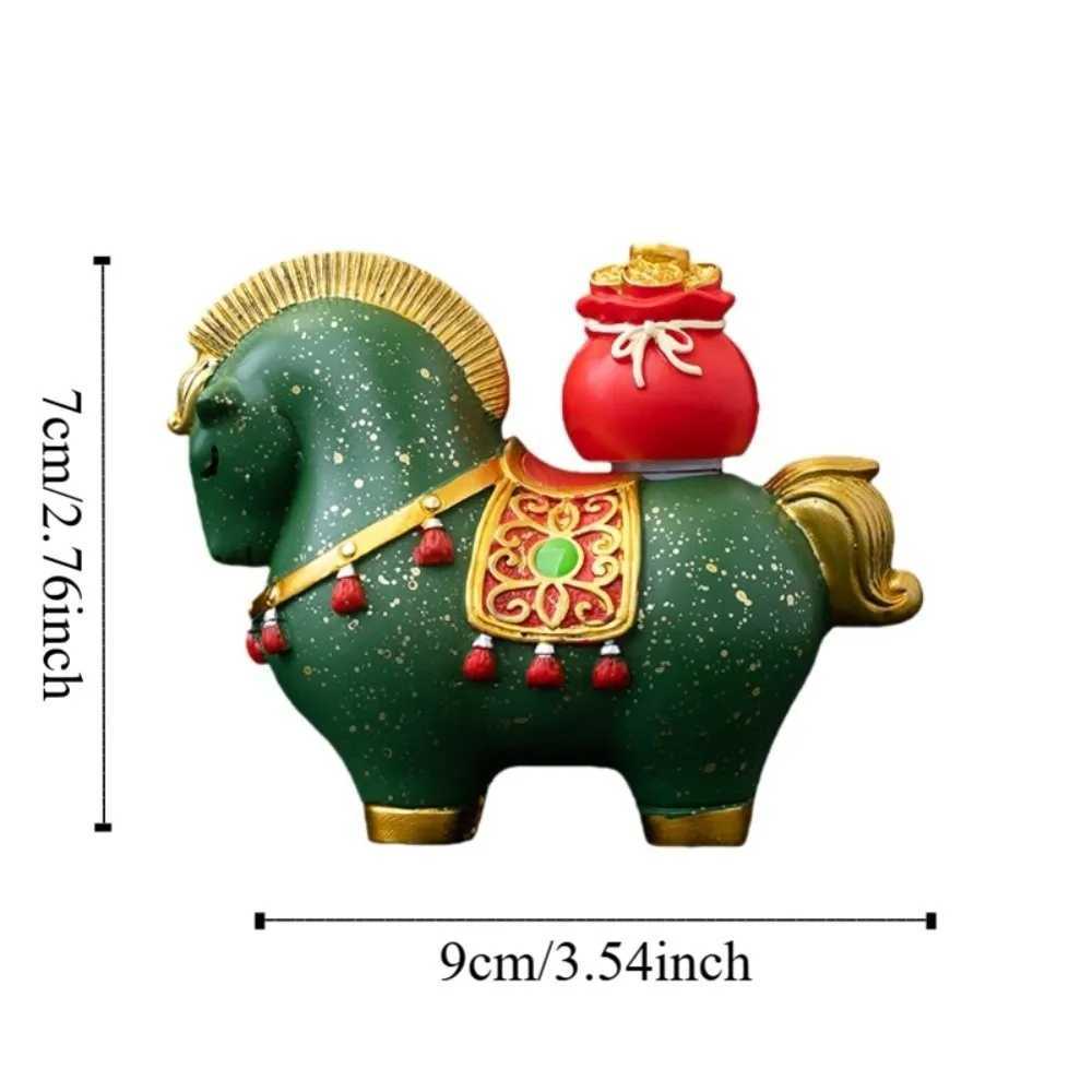 This auspicious "immediate fortune" horse ornament set symbolizes prosperity and good luck for the new year.T260304