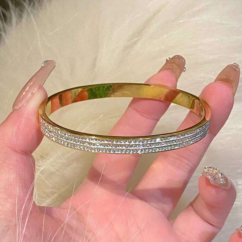 High-end Titanium Steel Non-Fade Golden Female Shiny Zircon Bracelet Light Luxury Half Row Bangle Jewelry gift XJ260303