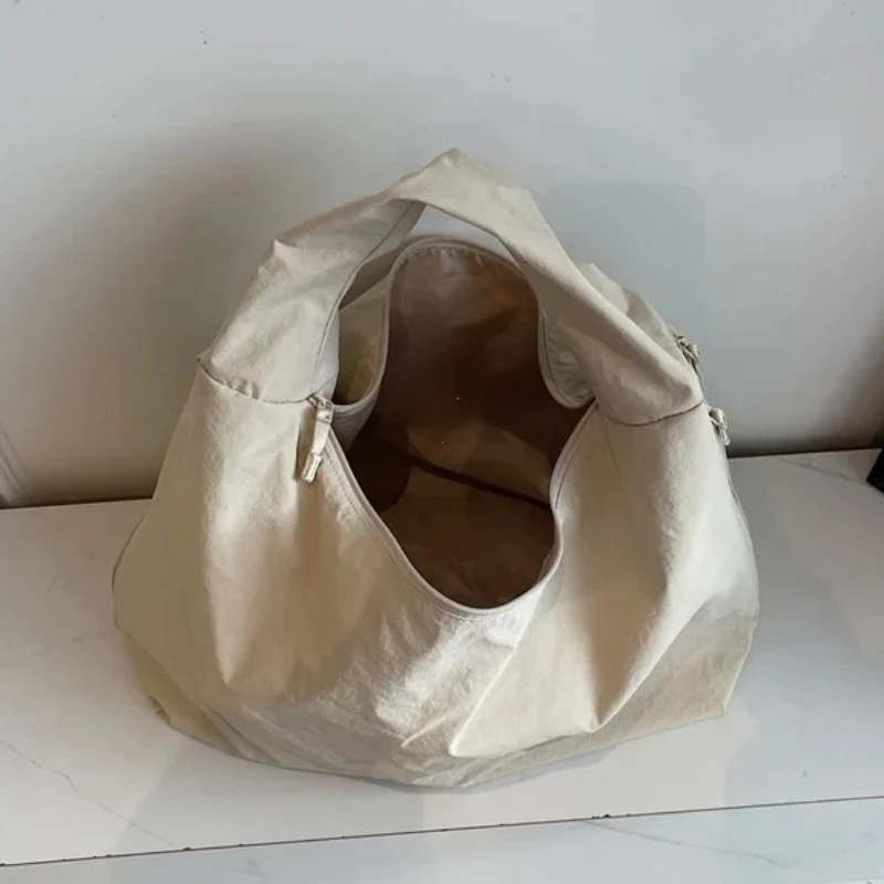 Chic Solid Color Nylon Tote Bag with Multiple Zipper Pockets Large Capacity Casual Shoulder Bag for College Work Everyday Use 260306