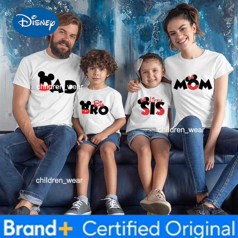 Disney Cartoon Men Tops Family Mickey Mouse Women T Shirt Dad Mom Son Daughter Clothing Fashion Bro Sis Summer Family T-shirts H260304