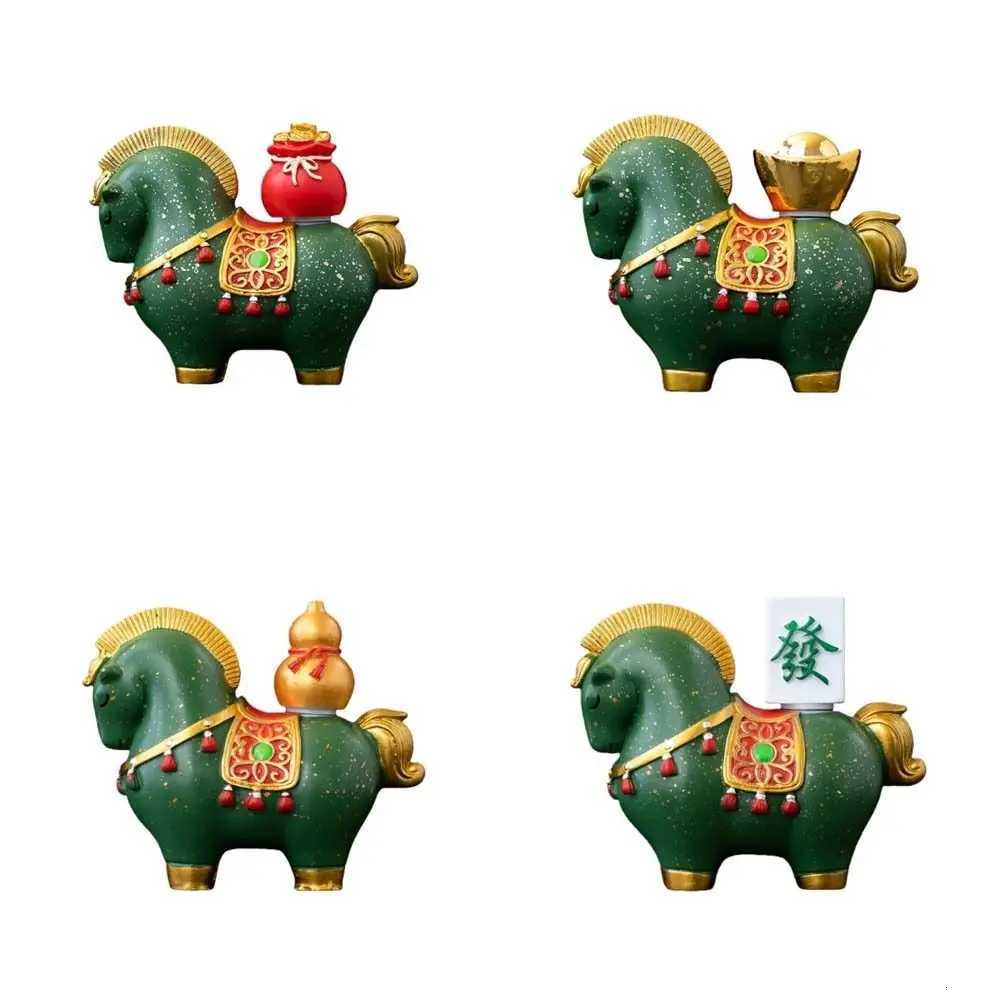 This auspicious "immediate fortune" horse ornament set symbolizes prosperity and good luck for the new year.T260304