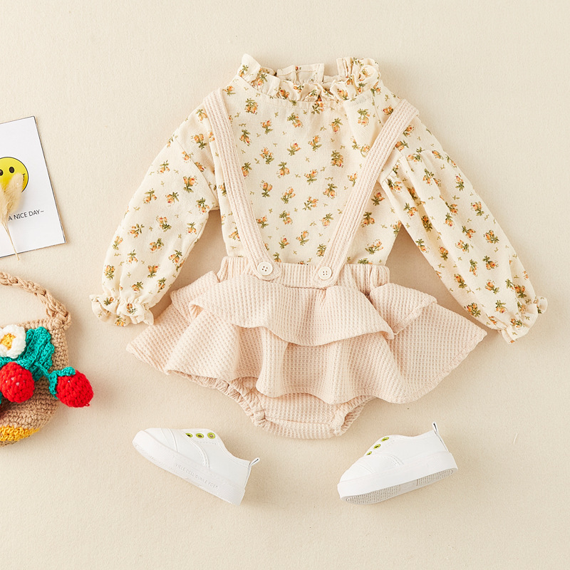 Infant and toddler two-piece outfit top and pants baby autumn clothing stylish and cute newborn outerwear Z220301