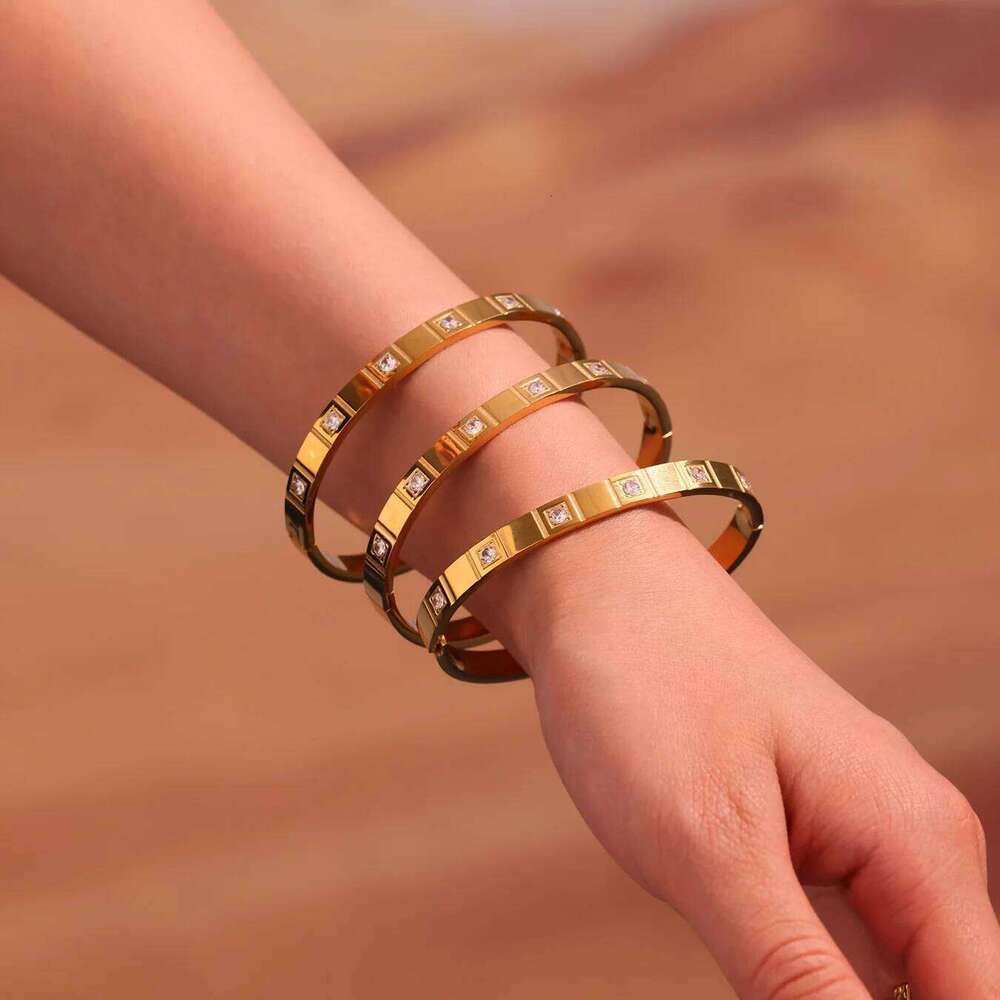 62mm Real Gold PVD Plated Stainless Steel Shining Zircon Bracelet Bangle Tarnish Resistant Texture Personalized Wrist Jewelry XJ260303