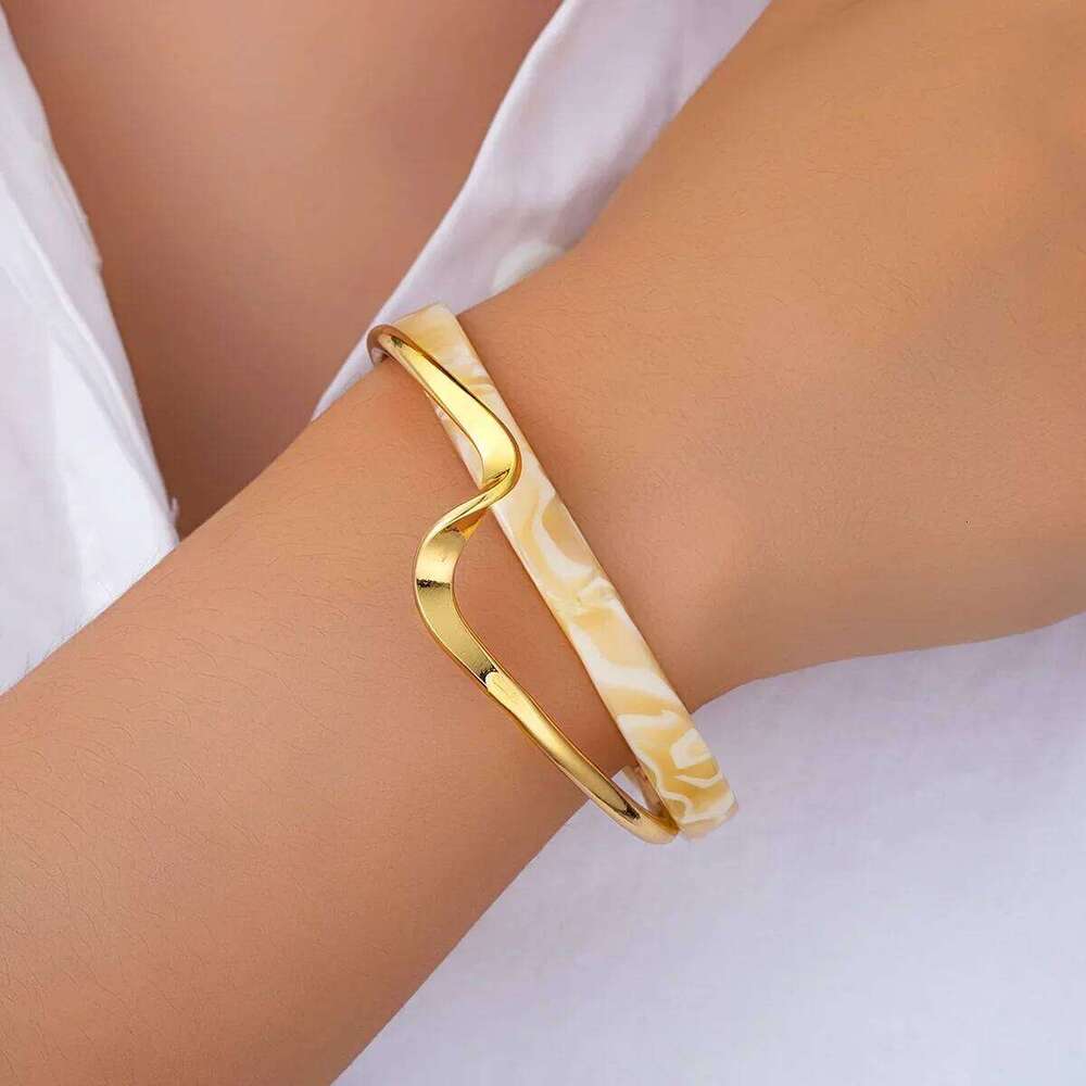 Korea Light Luxury White Shellfis Board Bracelet Bend Metallic Texture Bracelets Set for Women Fashion Jewelry Gifts Wholesale XJ260303