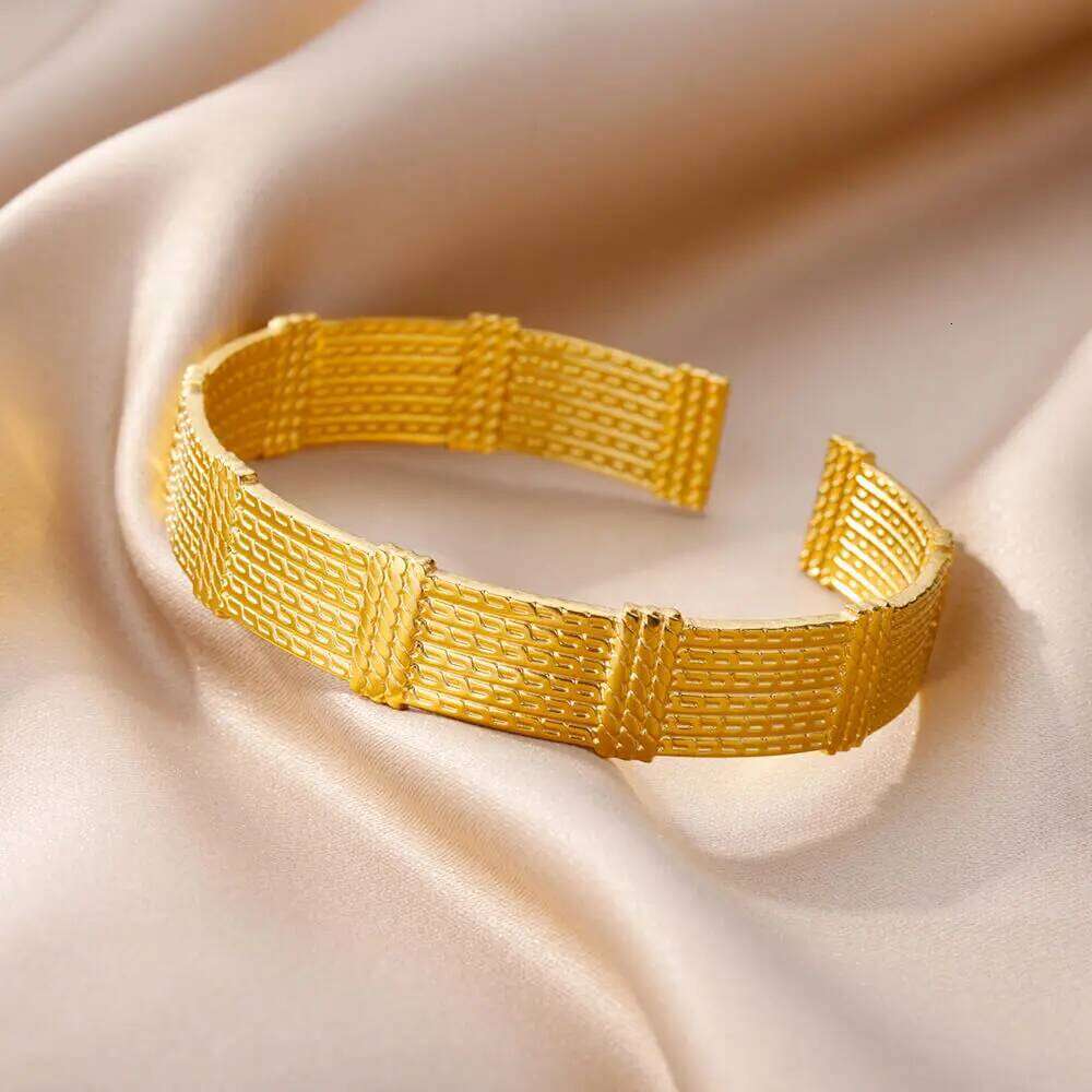 Retro Bangle for Women Gold Color Stainless Steel Bracelet Bangles 2024 Luxury Couple Jewelry Freeshipping pulseras XJ260303