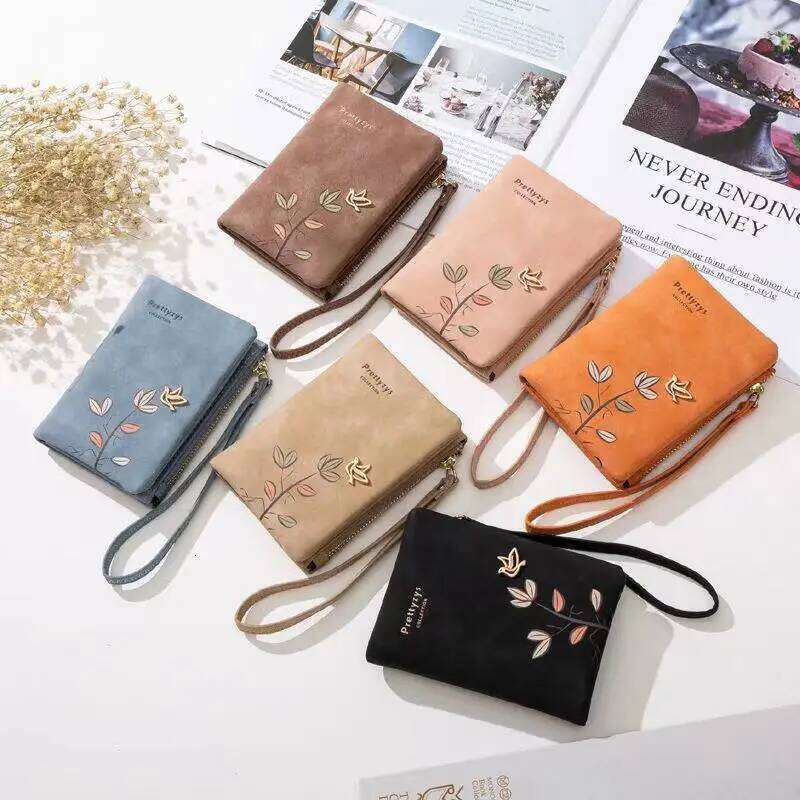 New women's portable short wallet frosted retro cute cartoon printing hardware bird fashion versatile multi-functional student C C260304