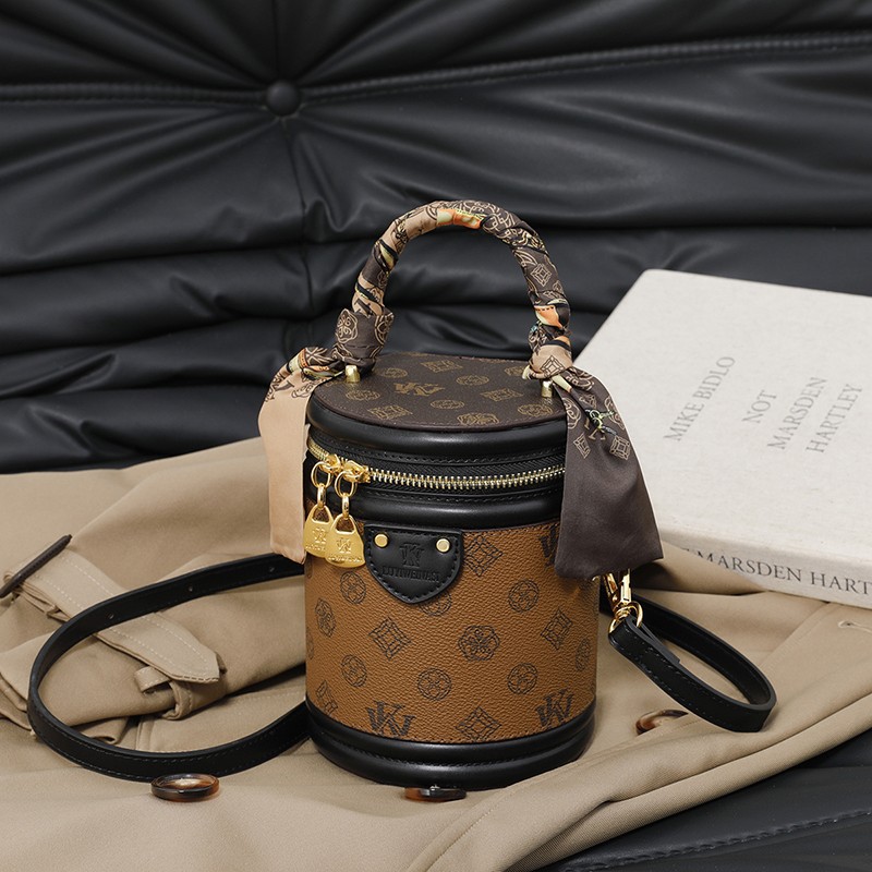 Free shipping designer bags for womens Shoulder bags brown black Old flower one shoulder versatile commuting crossbody bag