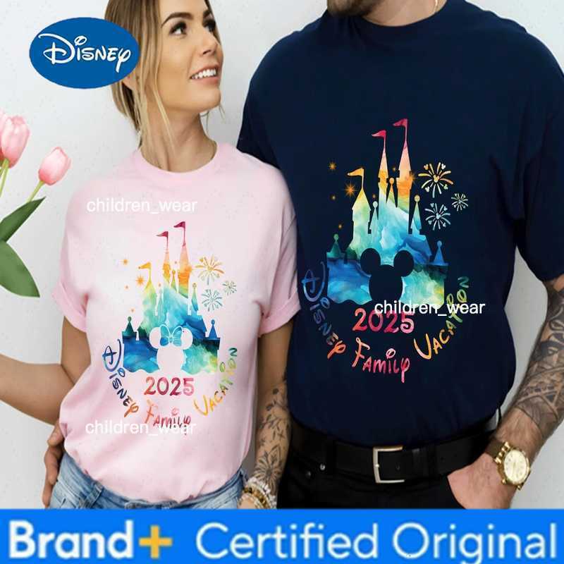 Disney New Mickey Minnie Castle Gradient Printed 2d Cotton T-Shirt Basic Color Retro Couple Family Girl Boy Gift T-Shirt Travel H260304