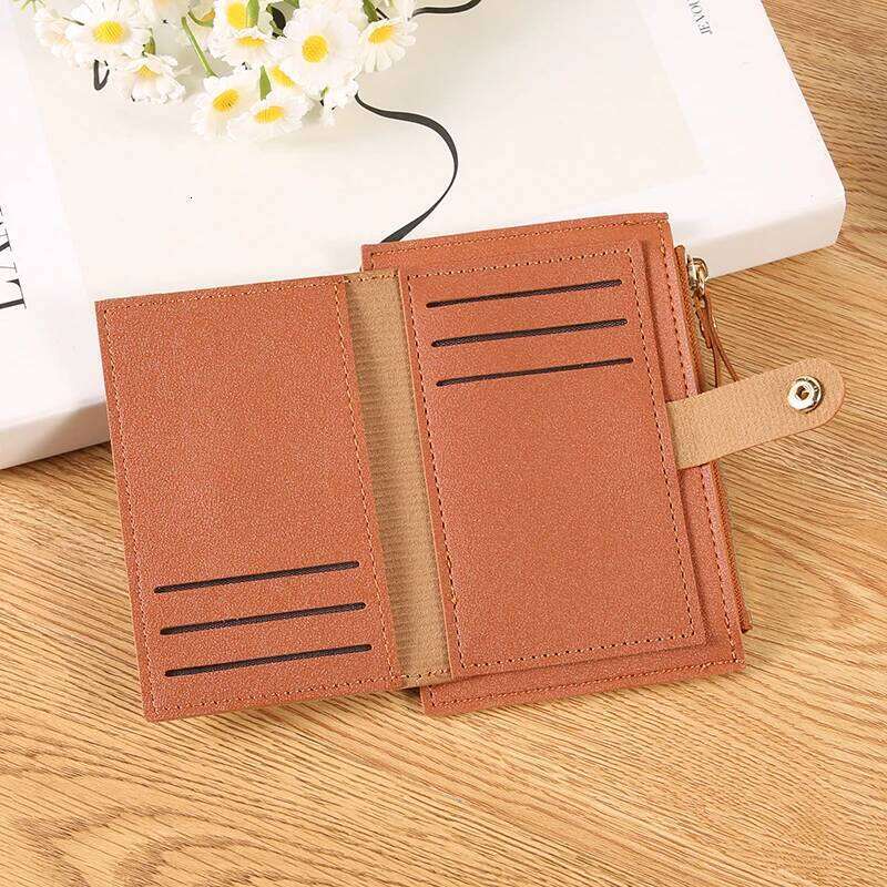 Ladies' short wallet; cute, ins style, niche storage, simple card holder, very convenient for carrying loose change. C260304