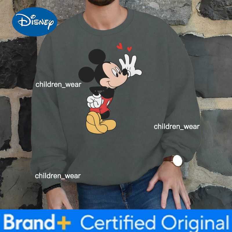 Disney Playful Mickey Mouse Minnie Valentine Sweatshirt Women Men Long Sleeve Crewneck Pullover Fashion Classic Character Sweatshirts H26030411
