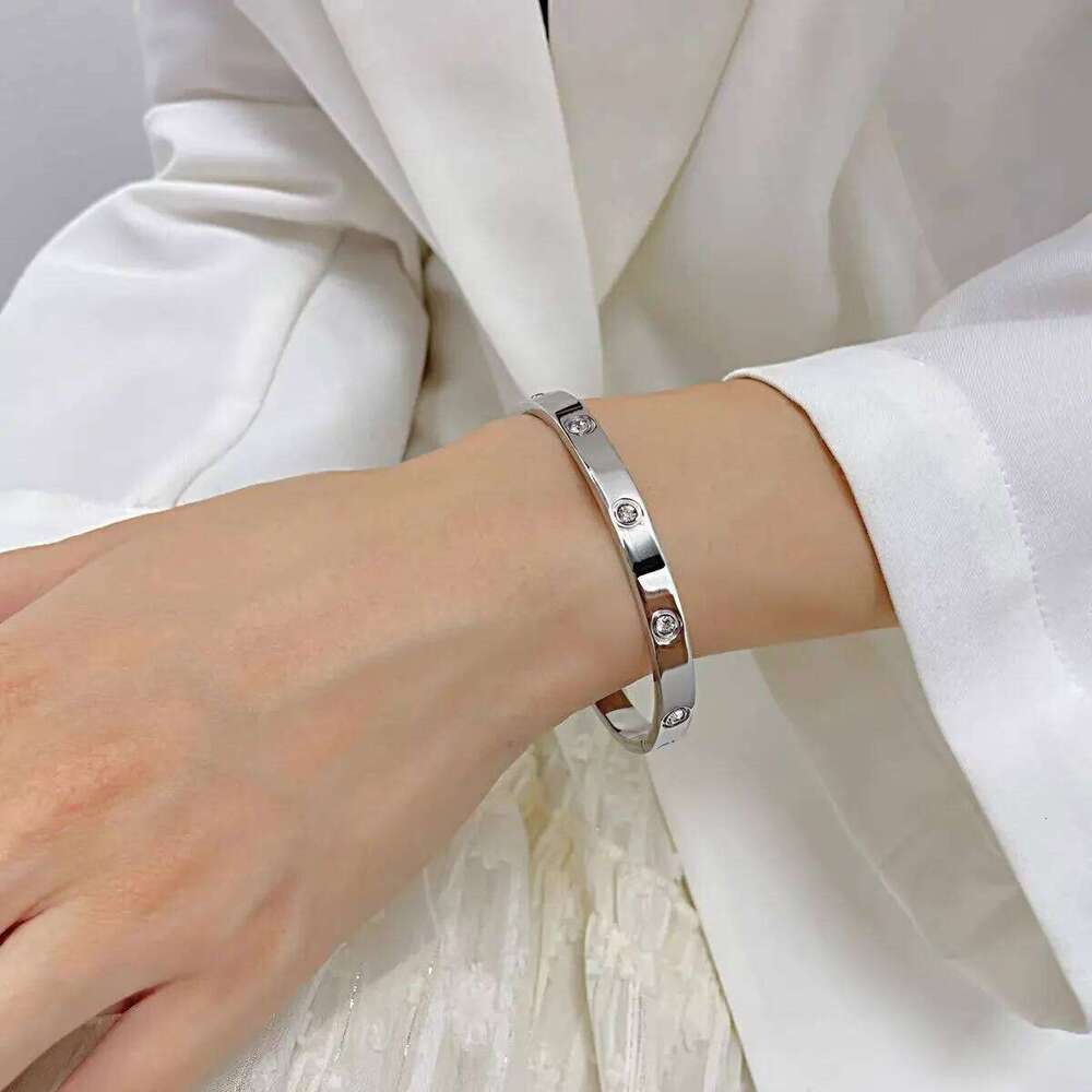 Watty stylish titanium steel inlaid zircon bracelet, simple style, wear jewelry on women's summer wrists XJ260303