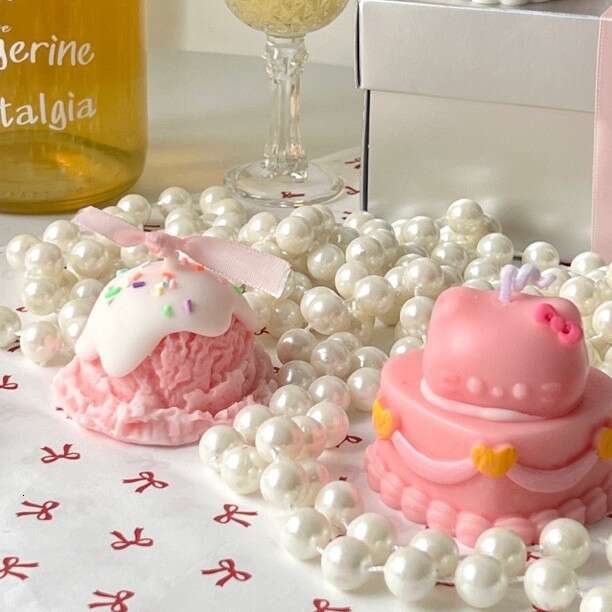KT Cute Ice Cream Cake Scented Candle Niche High-end Ornament Birthday Gift Souvenir Photography Prop W260304