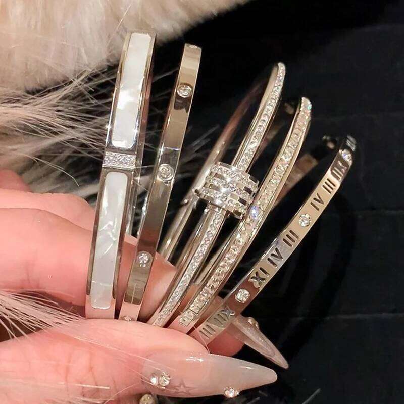 1pc Titanium Silver Bracelet, Fashionable Classic Style, Stainless Steel Bracelet,Inlaid With Zircon,For Womens Daily Wear XJ260303