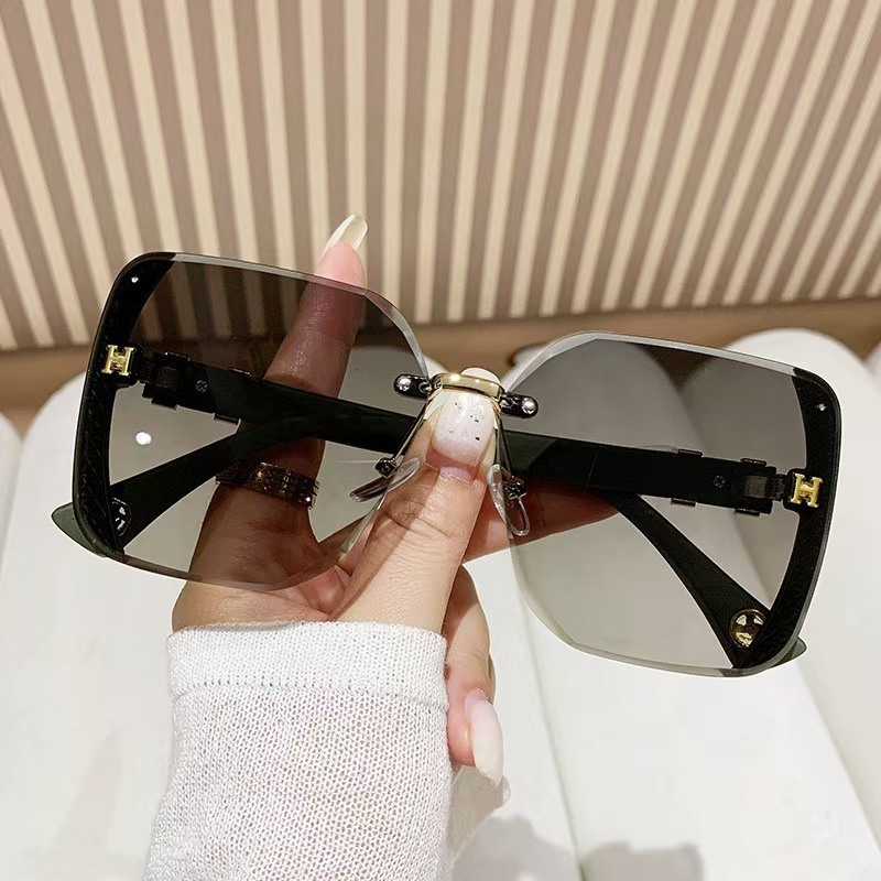 Designer Sunglasses New H-shaped Women's Sunglasses High End Luxury Brand Fashion Sunscreen Slimming Anti UV Fashion Sports Sunglasses Wholesale