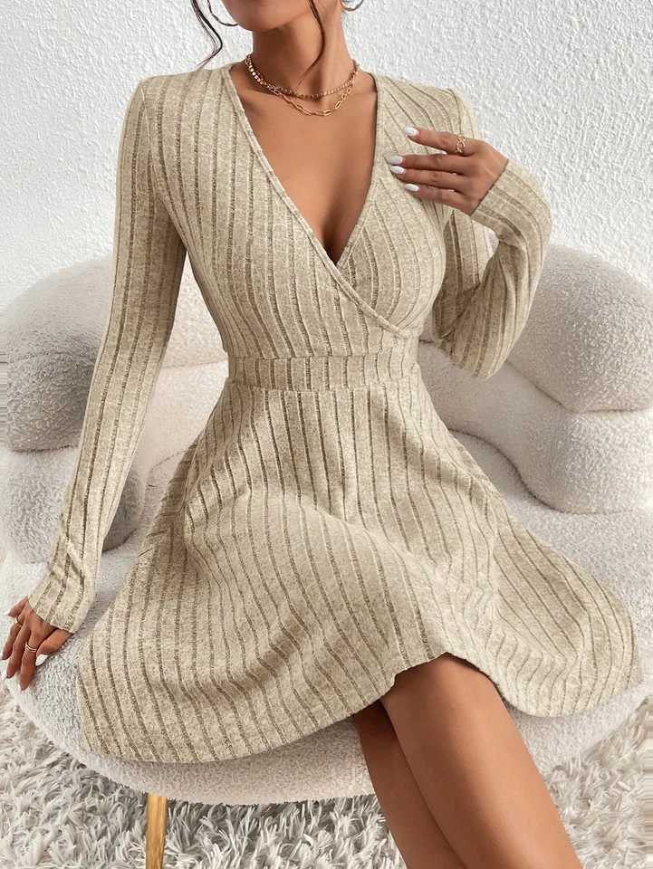 Ladies autumn and winter sexy Bodycon sweater mini skirt Slim V-neck long-sleeved knitted dress M260304