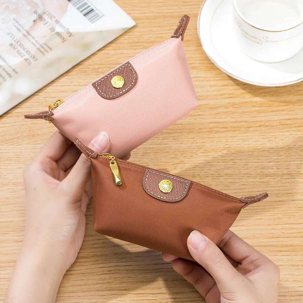 Mini Exquisite Zero Wallet Lightweight and Fashionable Dumpling Portable Lipstick Earphone Storage Bag Coin Purse for Women C260304