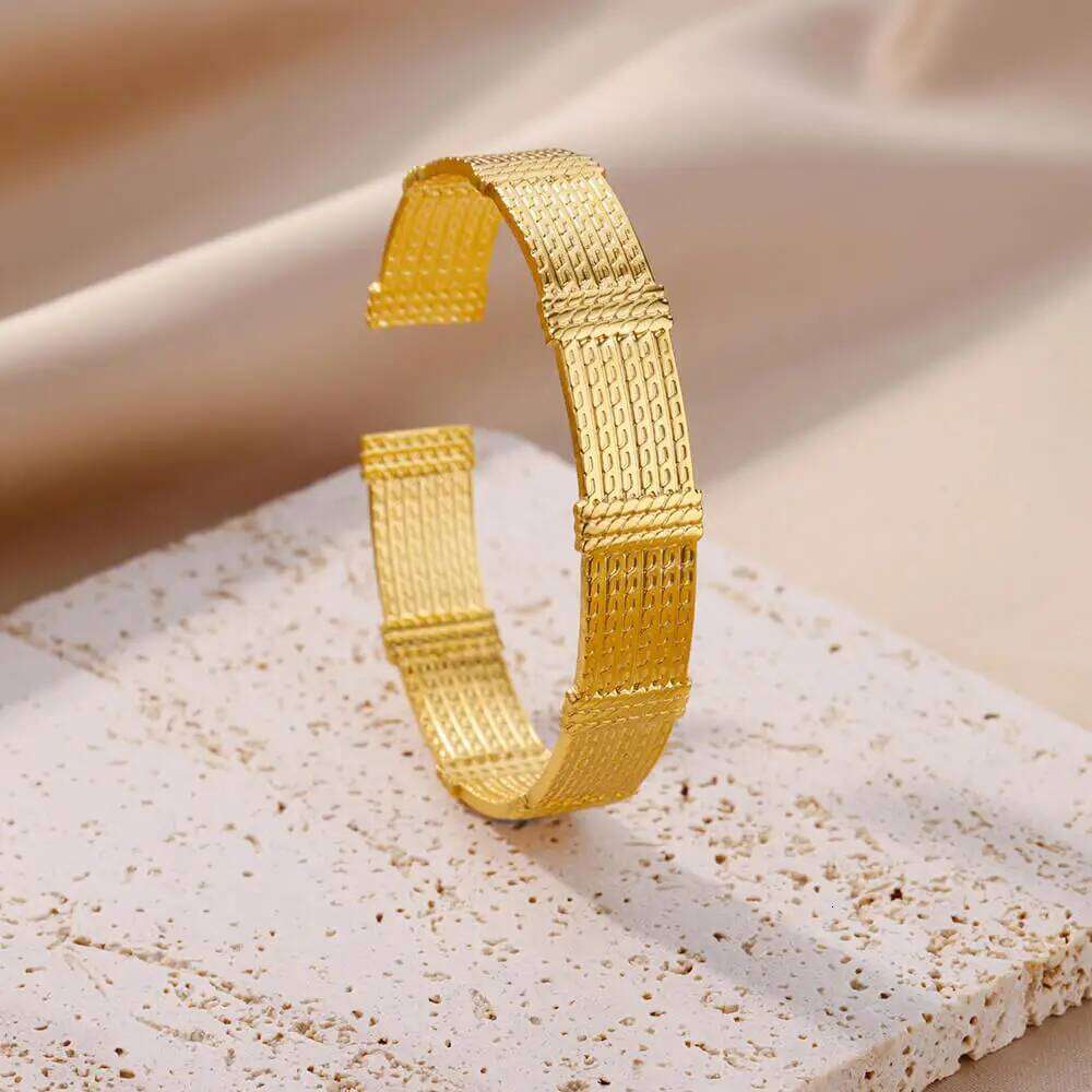 Retro Bangle for Women Gold Color Stainless Steel Bracelet Bangles 2024 Luxury Couple Jewelry Freeshipping pulseras XJ260303