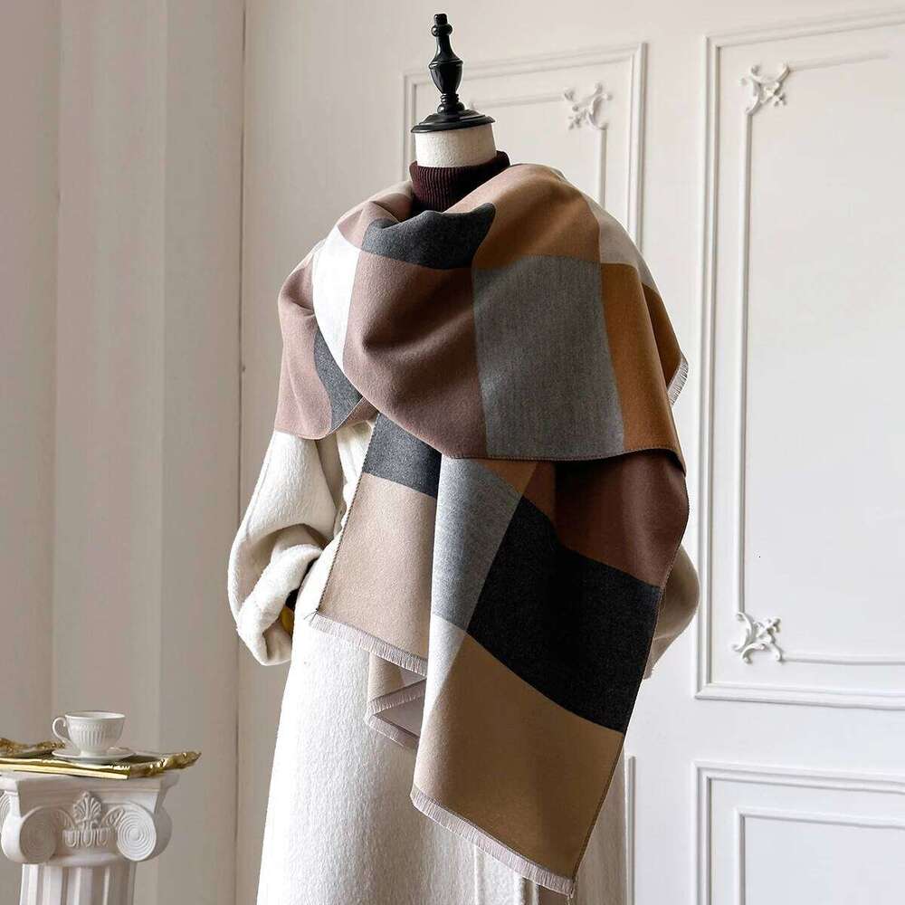 2025 New Luxury Winter Cashmere Patchwork Print Scarf Women Warm Pashmina Poncho Scarves Fashion Shawl Thick Foulard Bufanda XJ260304