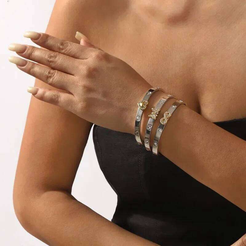 Fashion new diamond-encrusted bracelet, light luxury vacuum 14k gold-plated women's stainless steel jewelry XJ260303